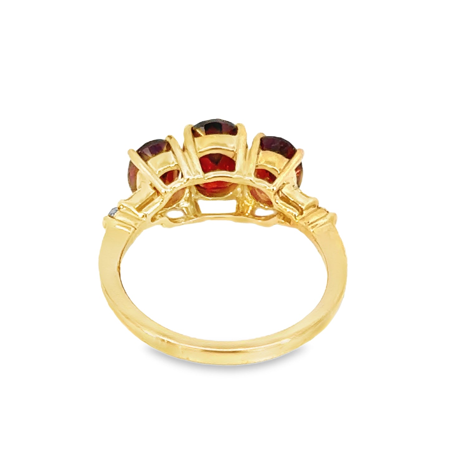 Timeless Yellow Gold Three-Stone Garnet & Diamond Ring