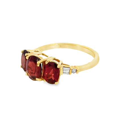 Timeless Yellow Gold Three-Stone Garnet & Diamond Ring