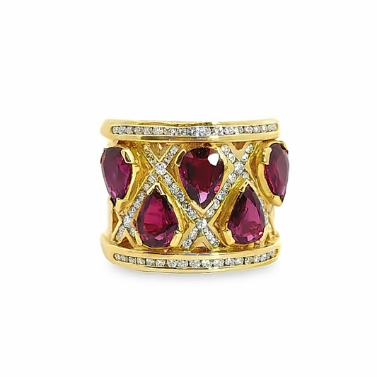 Luxurious 18K Pear Cut Garnet & Diamond Ring