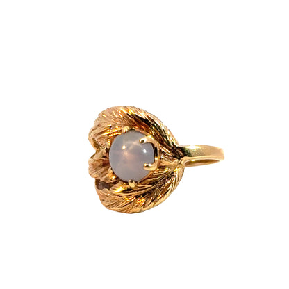 Artistic 14K Gold Leaf Ring with Radiant Star Sapphire Center