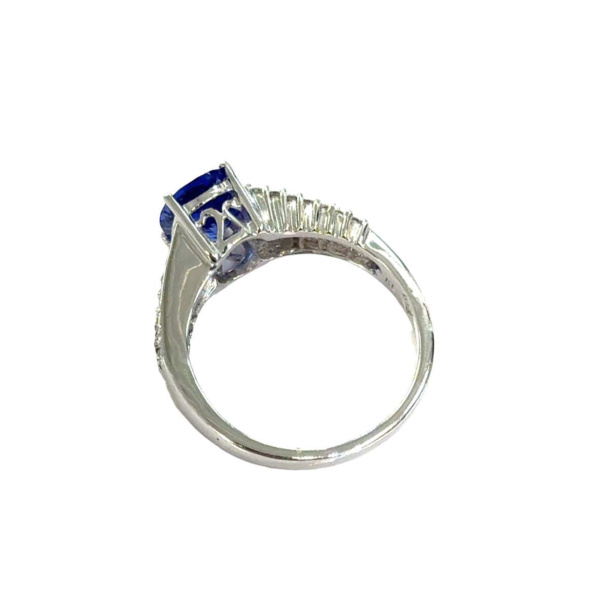 14K Yellow Gold Oval Tanzanite & Diamond Ring