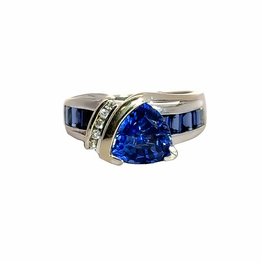 Unique White Gold Tanzanite & Diamond Ring