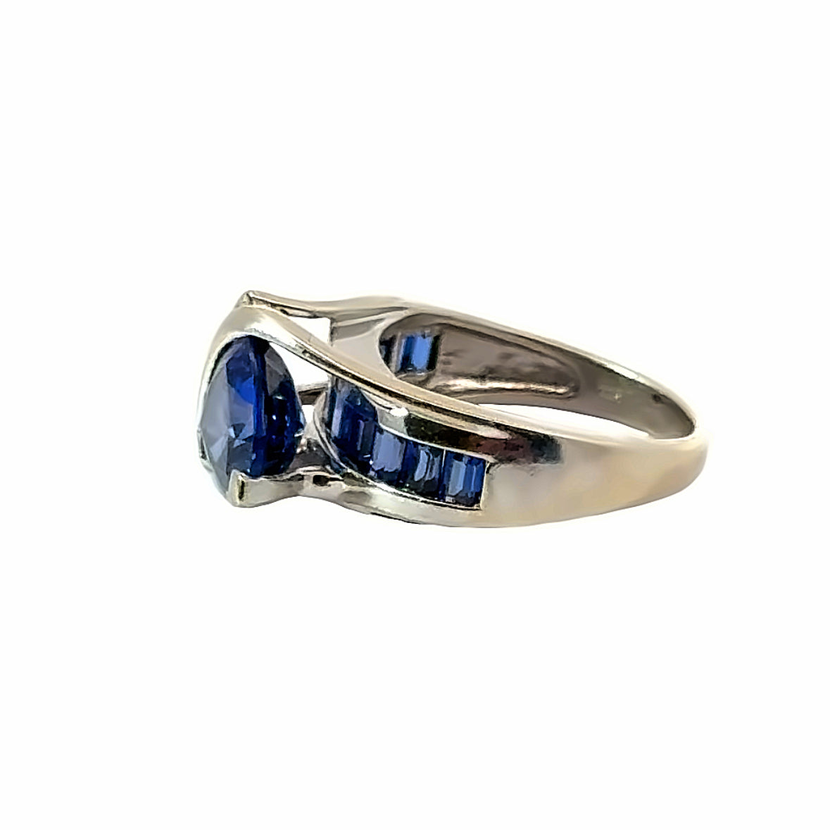 Unique White Gold Tanzanite & Diamond Ring