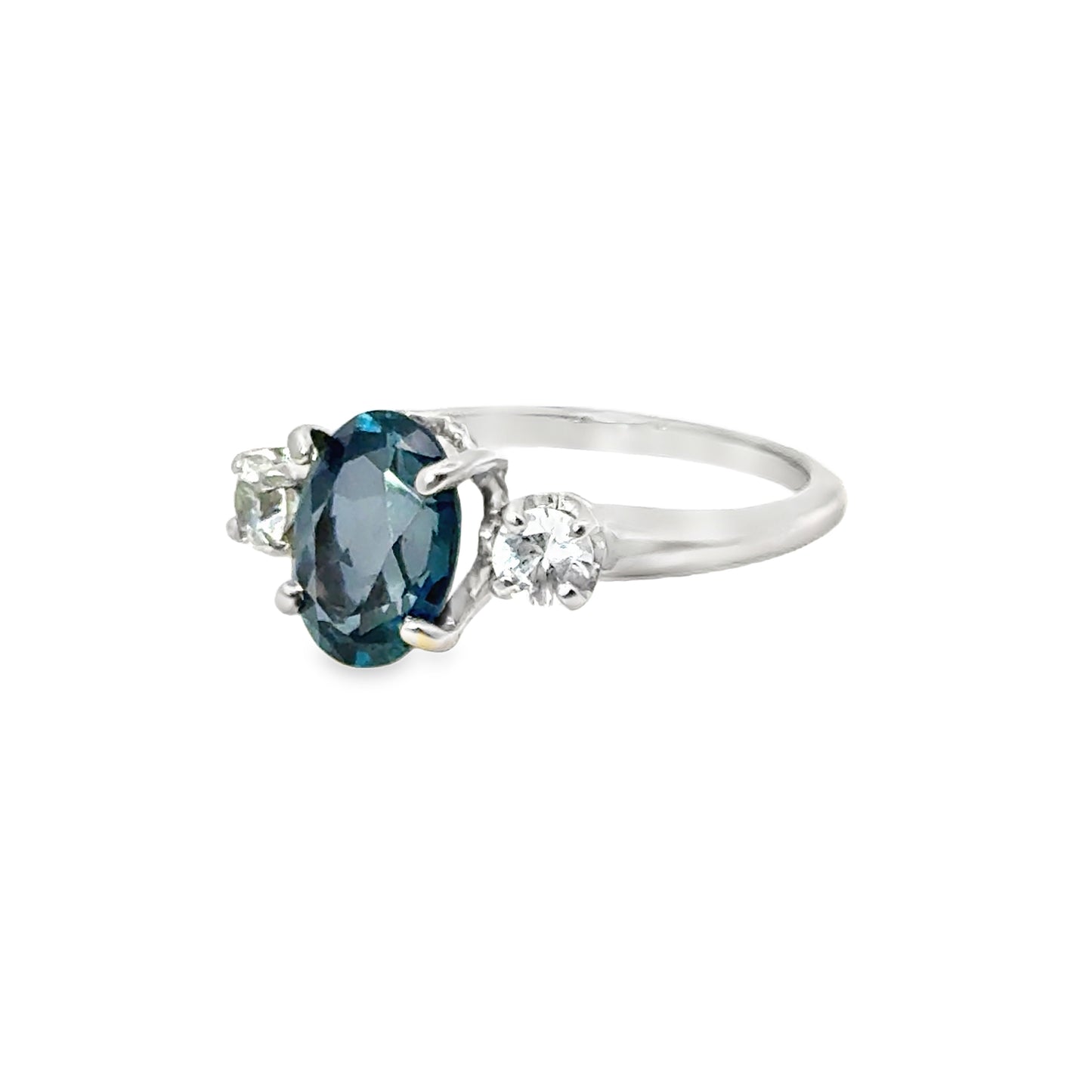 14K White Gold Blue Topaz & CZ Three-Stone Ring – Classic Sparkle