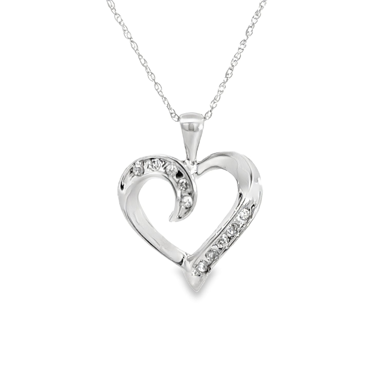 Elegant White Gold Heart Pendant