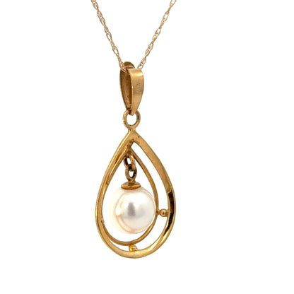 18K Yellow Gold Teardrop Pearl Pendant