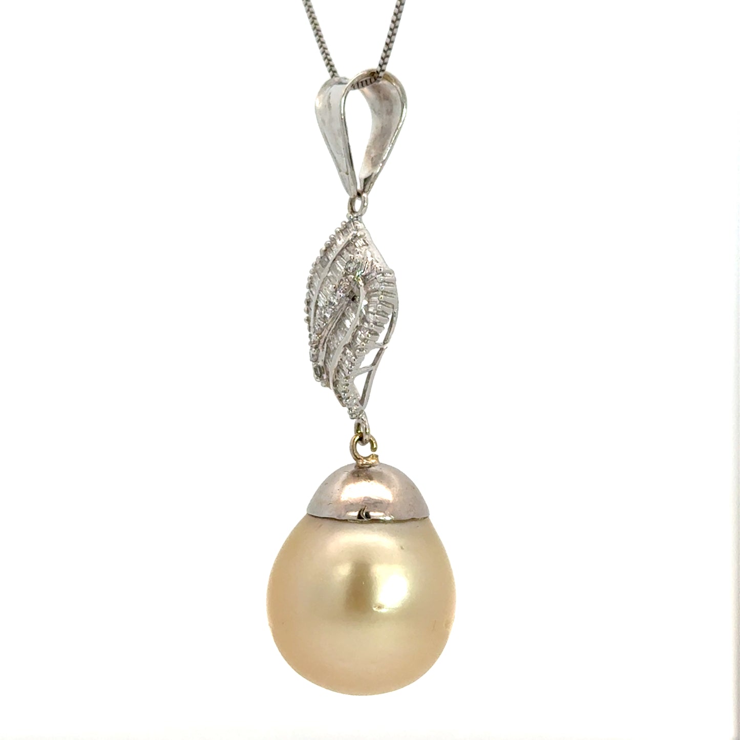 Vintage 18K White Gold South Sea Pearl Diamond Pendant