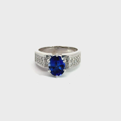 18K White Gold Sapphire Ring with Diamond-Set Shoulders
